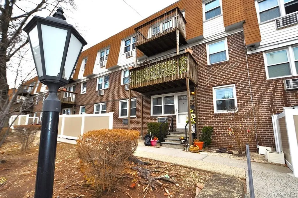 380 N Broadway Yonkers NY 10701