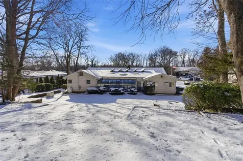 75 Mimosa Drive East Hills NY 11576