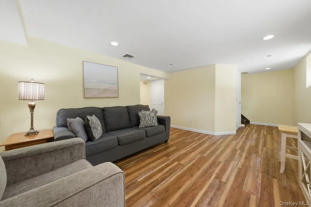 238 Kimball Terrace Yonkers NY 10704