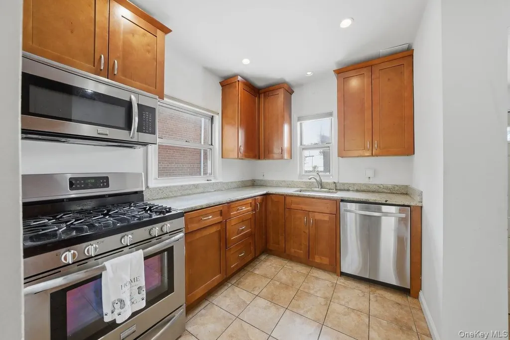 238 Kimball Terrace Yonkers NY 10704
