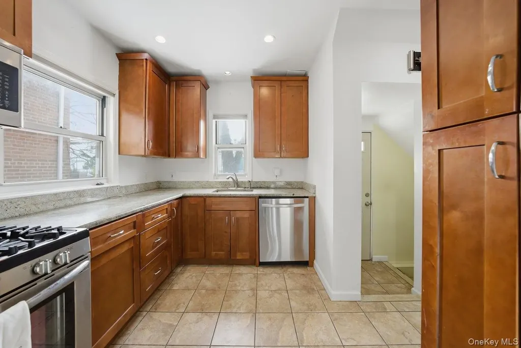 238 Kimball Terrace Yonkers NY 10704