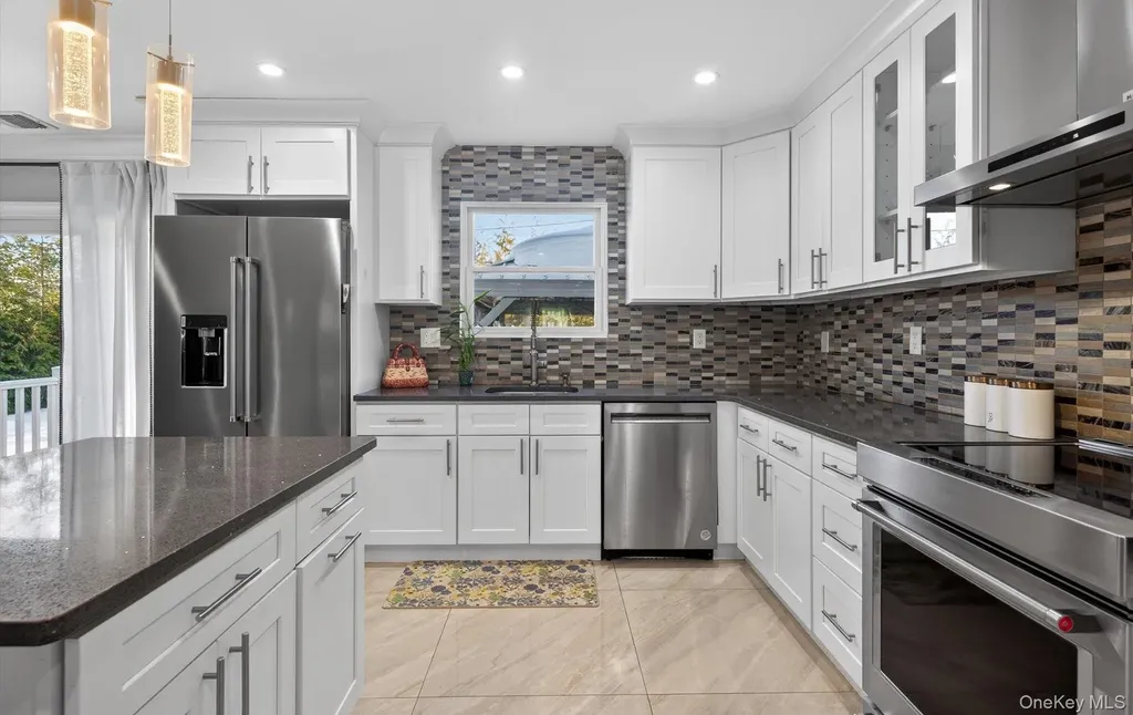 85 Pengon Circle East Meadow NY 11554