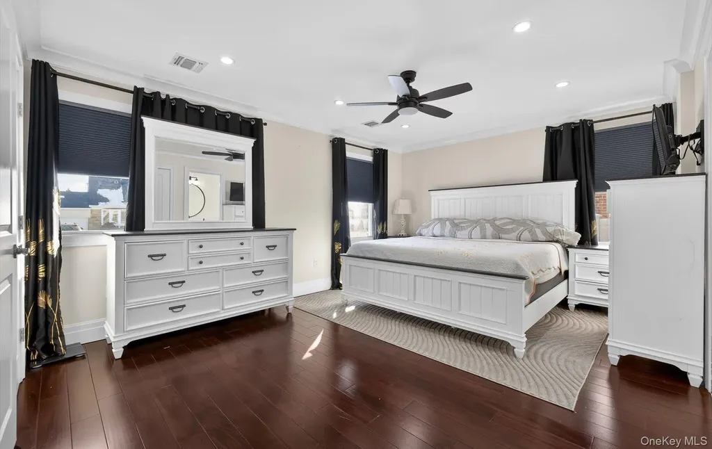 85 Pengon Circle East Meadow NY 11554