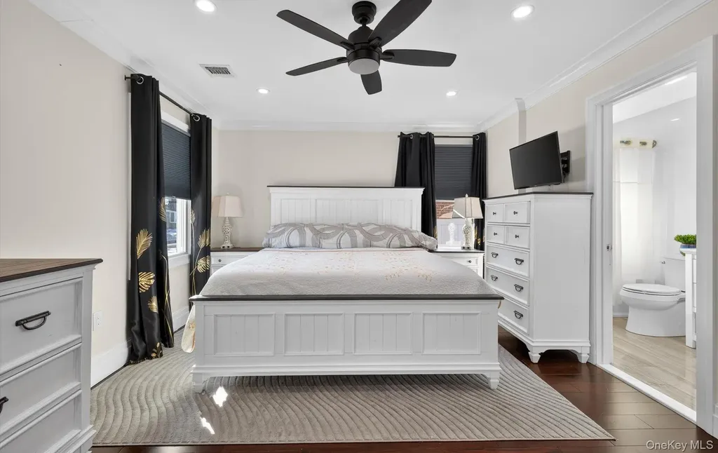 85 Pengon Circle East Meadow NY 11554