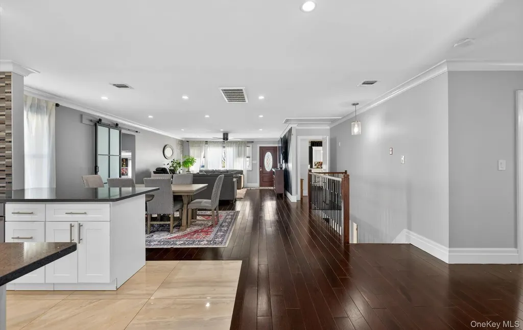 85 Pengon Circle East Meadow NY 11554