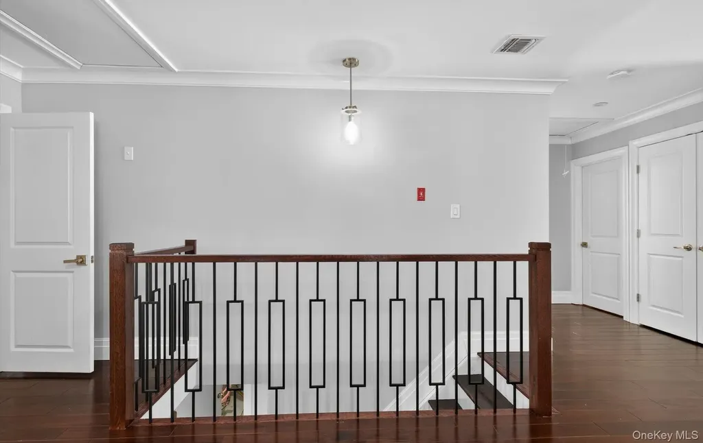 85 Pengon Circle East Meadow NY 11554
