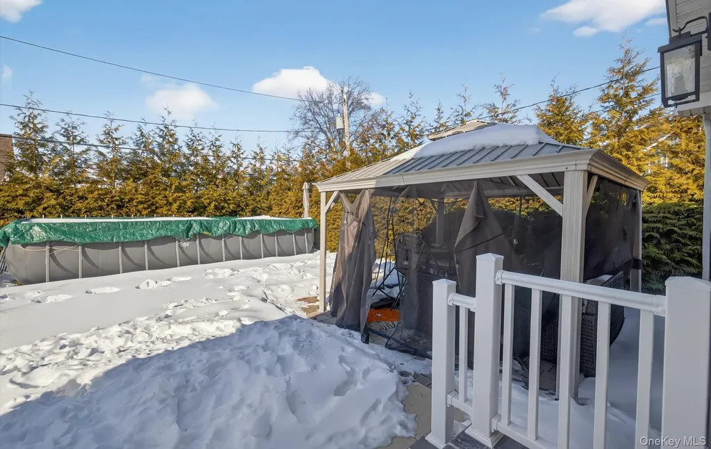 85 Pengon Circle East Meadow NY 11554