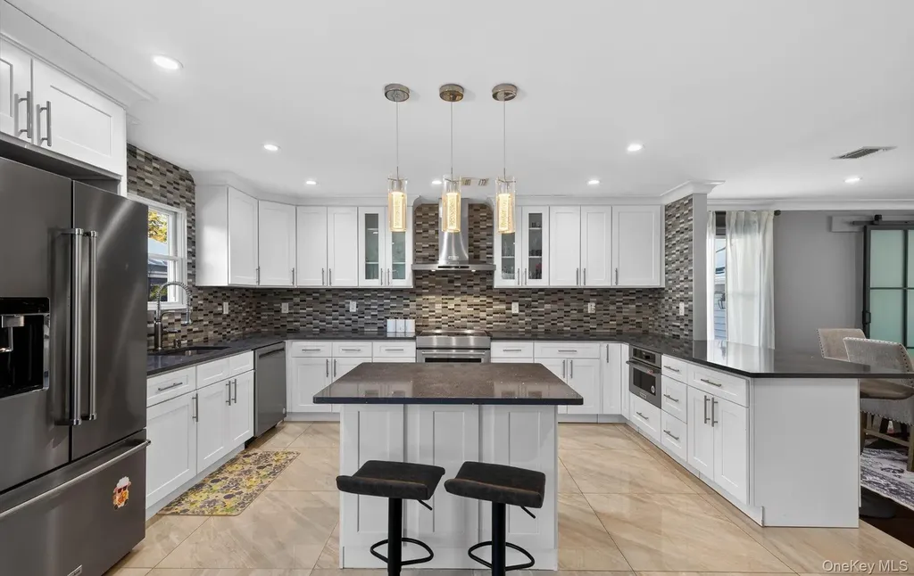 85 Pengon Circle East Meadow NY 11554