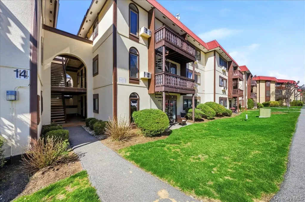 14 Granada Crescent White Plains NY 10603