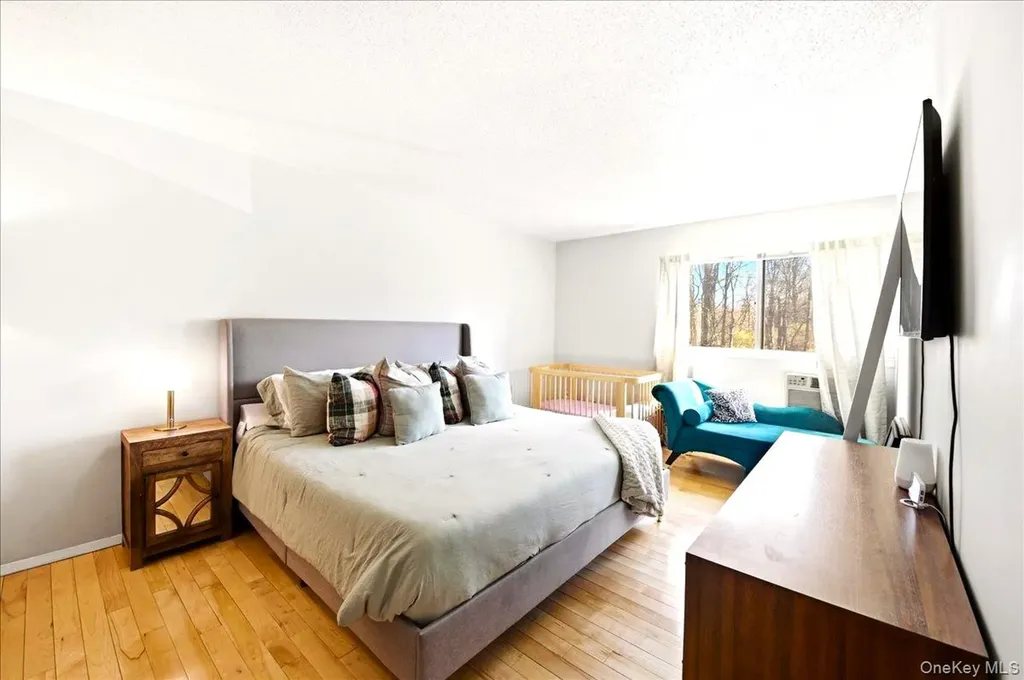 14 Granada Crescent White Plains NY 10603