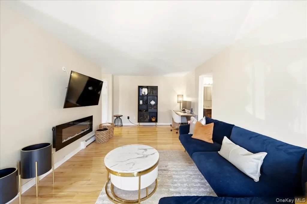 14 Granada Crescent White Plains NY 10603