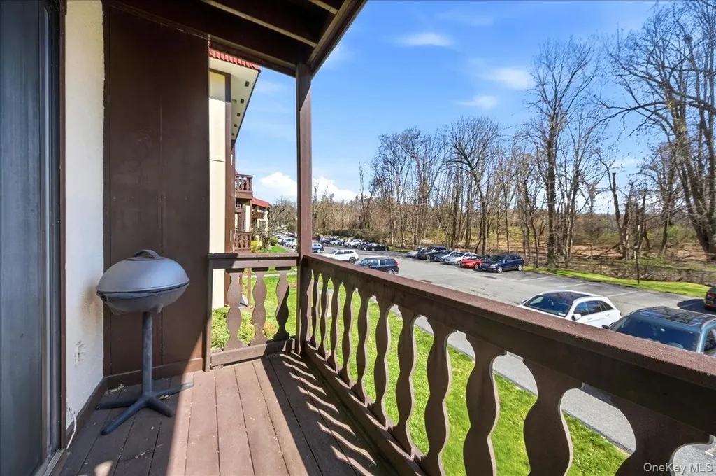 14 Granada Crescent White Plains NY 10603