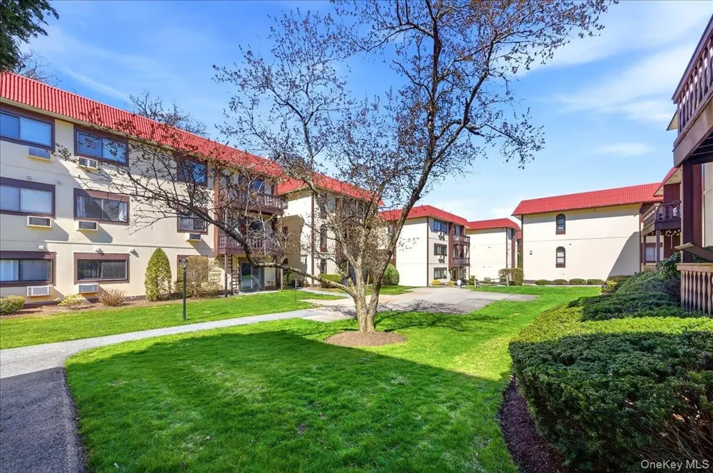 14 Granada Crescent White Plains NY 10603