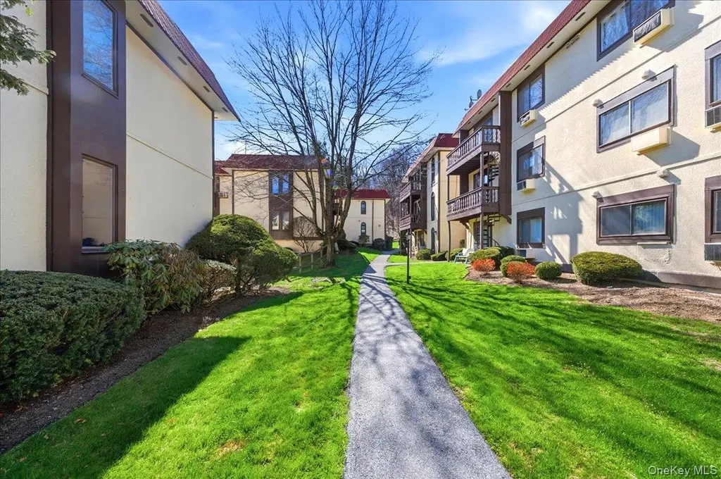 14 Granada Crescent White Plains NY 10603
