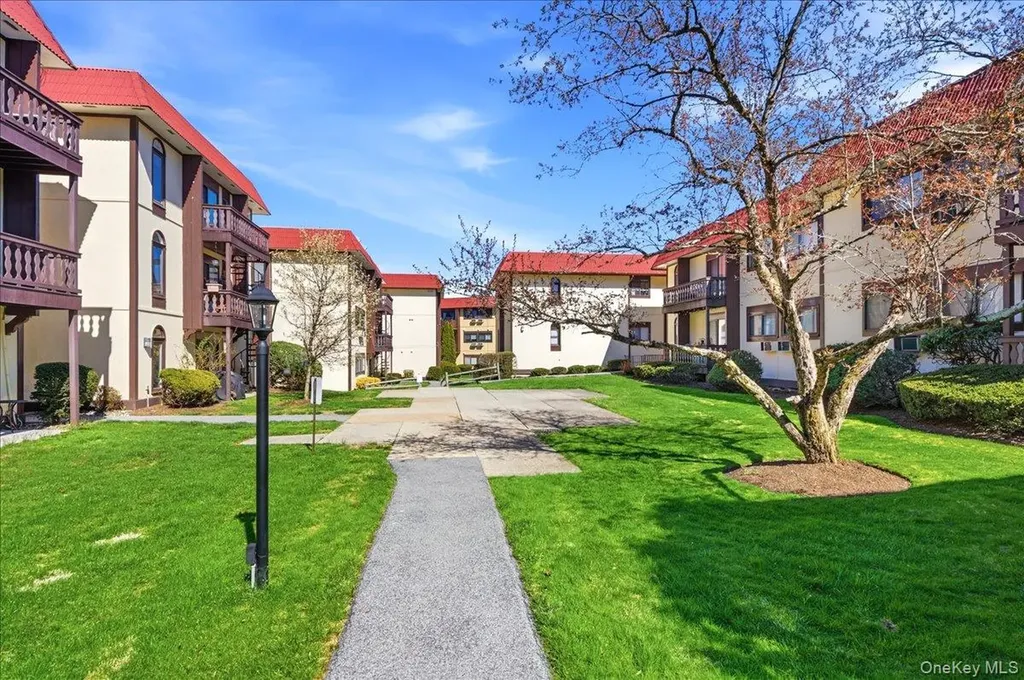 14 Granada Crescent White Plains NY 10603