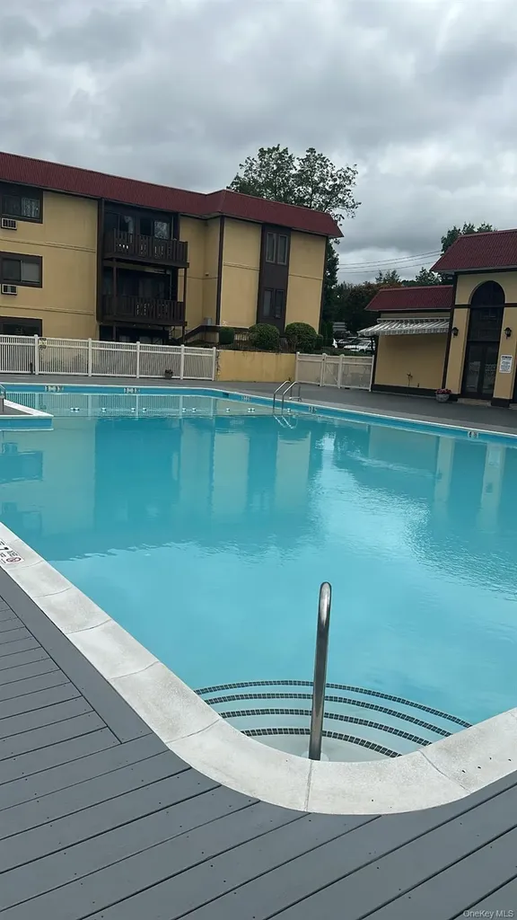 14 Granada Crescent White Plains NY 10603