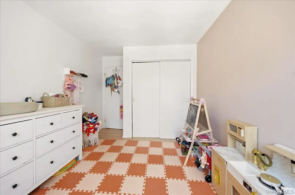 14 Granada Crescent White Plains NY 10603