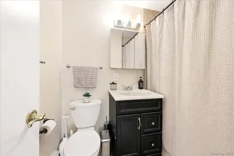 14 Granada Crescent White Plains NY 10603