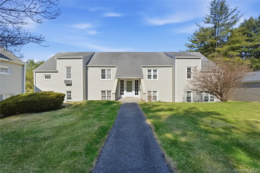 1003 Holly Stream Court Brewster NY 10509