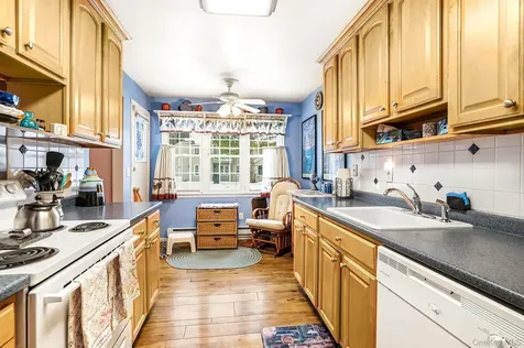 1003 Holly Stream Court Brewster NY 10509