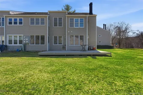 1003 Holly Stream Court Brewster NY 10509