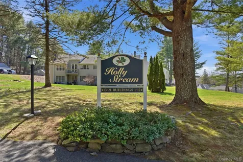 1003 Holly Stream Court Brewster NY 10509