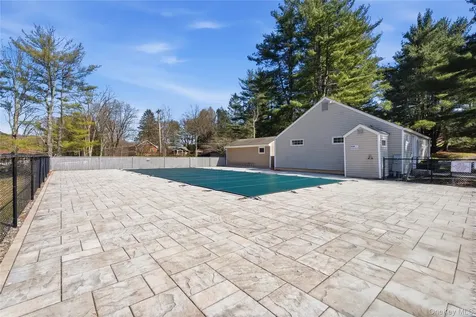 1003 Holly Stream Court Brewster NY 10509