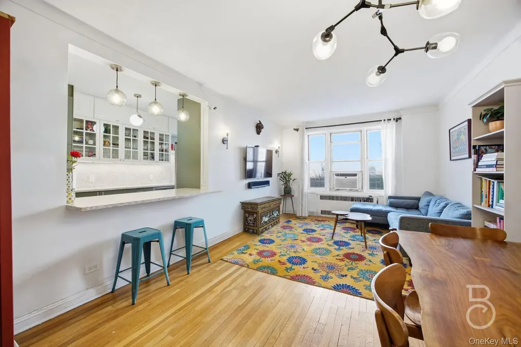 76-12 35th Avenue Jackson Heights NY 11372