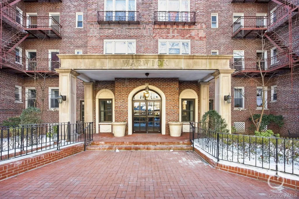 76-12 35th Avenue Jackson Heights NY 11372