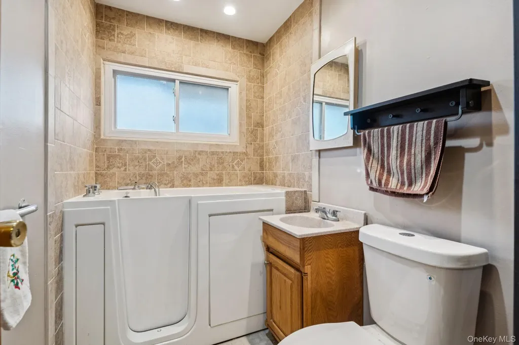 56 Jester Lane Levittown NY 11756