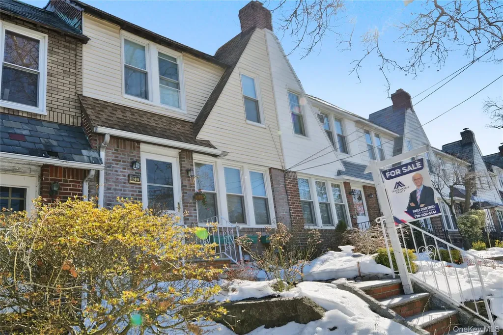 6537 77th Place Middle Village NY 11379
