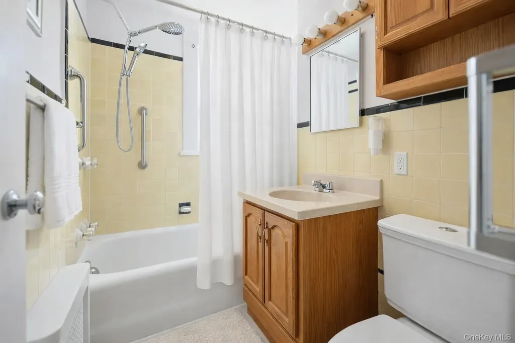 6537 77th Place Middle Village NY 11379