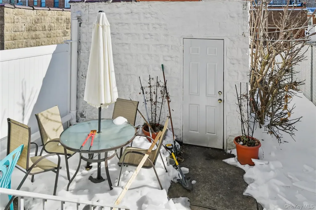 6537 77th Place Middle Village NY 11379