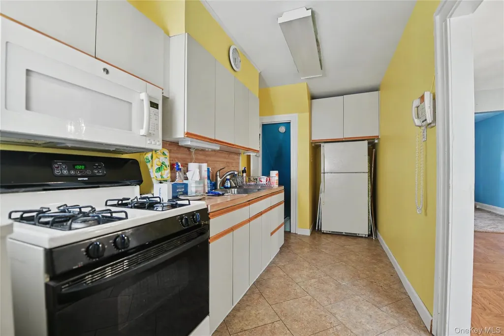 6537 77th Place Middle Village NY 11379