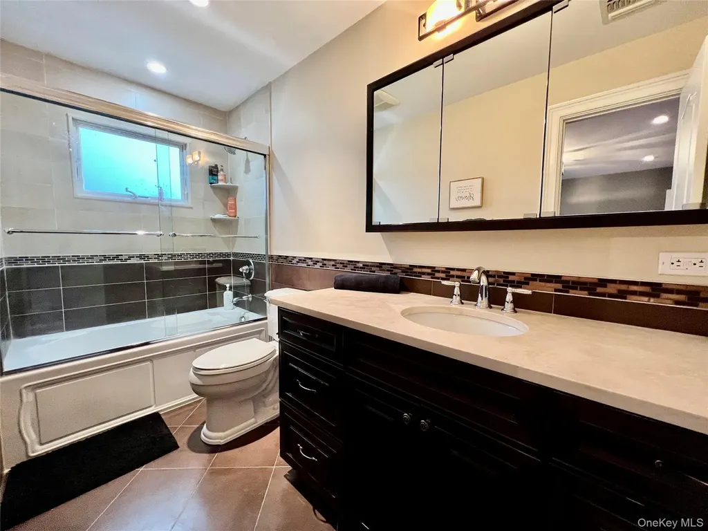 3683 Orchard Road Wantagh NY 11793