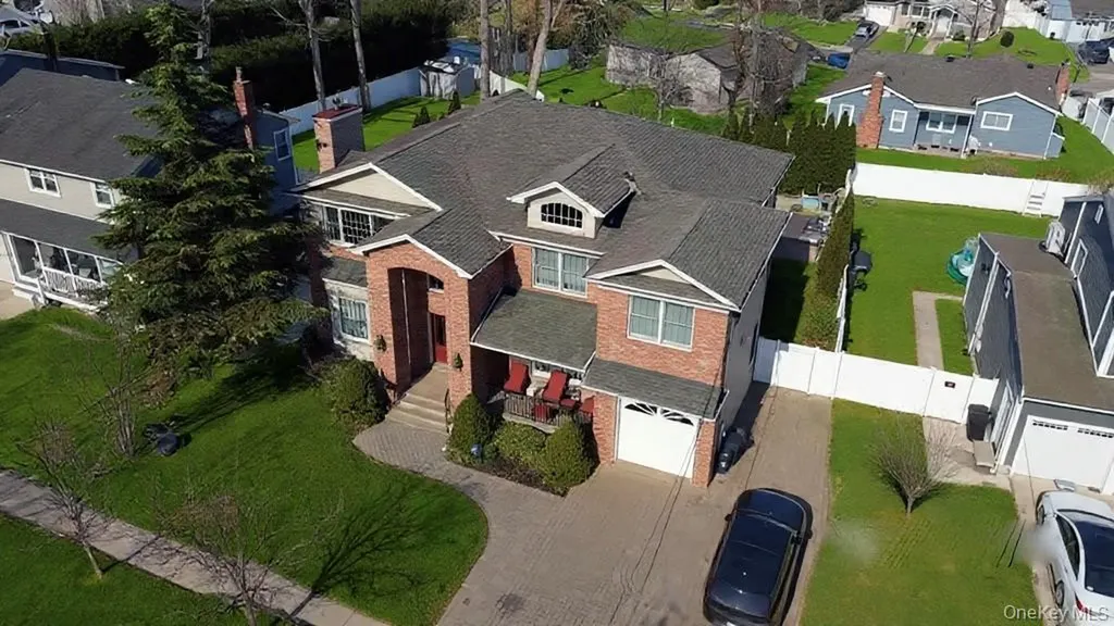 3683 Orchard Road Wantagh NY 11793