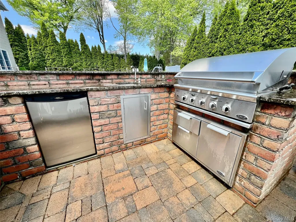 3683 Orchard Road Wantagh NY 11793