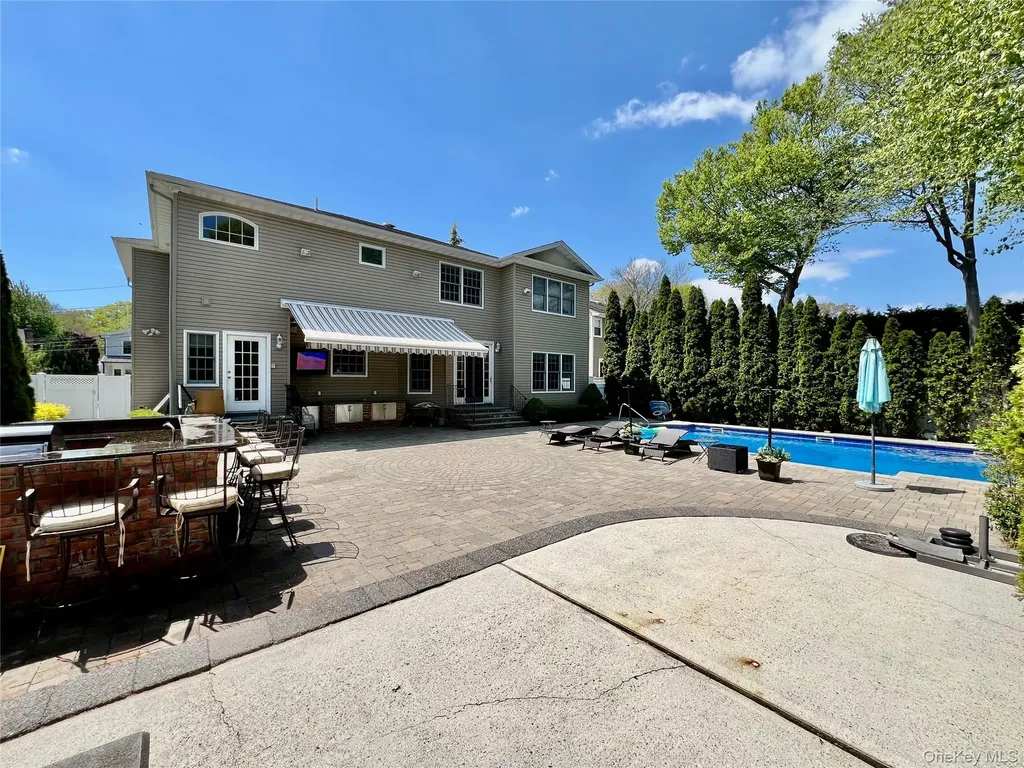 3683 Orchard Road Wantagh NY 11793