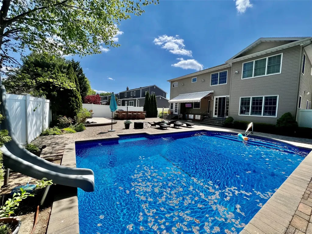 3683 Orchard Road Wantagh NY 11793