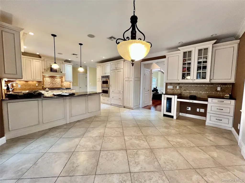 3683 Orchard Road Wantagh NY 11793