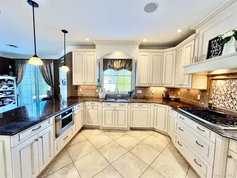 3683 Orchard Road Wantagh NY 11793