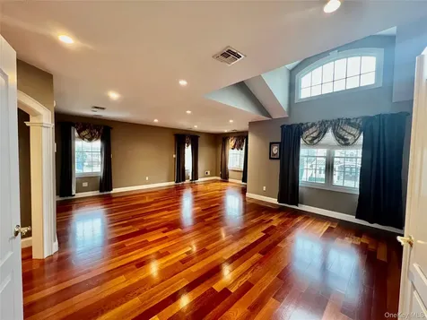 3683 Orchard Road Wantagh NY 11793