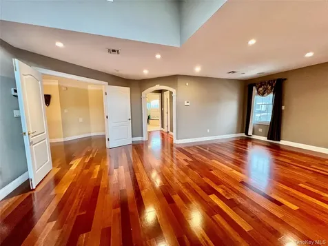 3683 Orchard Road Wantagh NY 11793