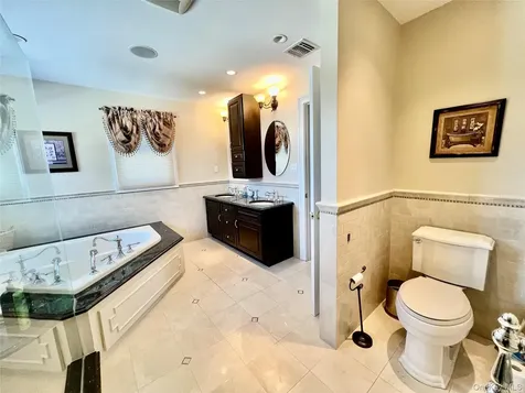 3683 Orchard Road Wantagh NY 11793