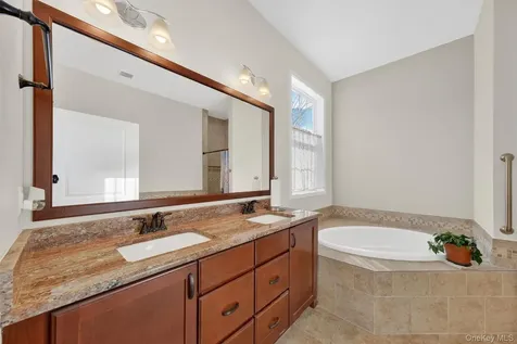 13 Tompkins Lane Hopewell Junction NY 12533