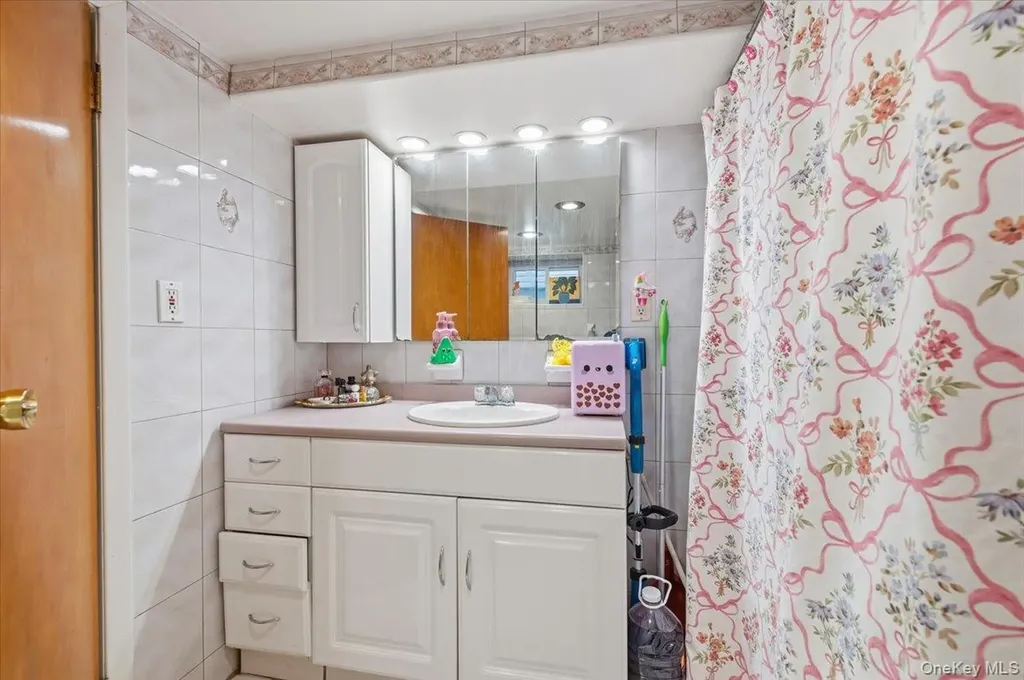 6915 69th Street Glendale NY 11385