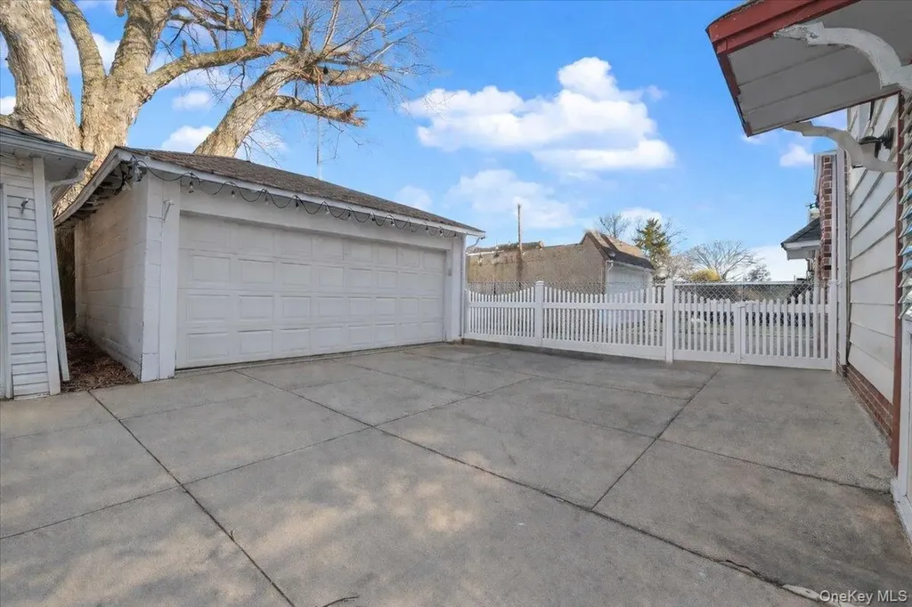 6915 69th Street Glendale NY 11385