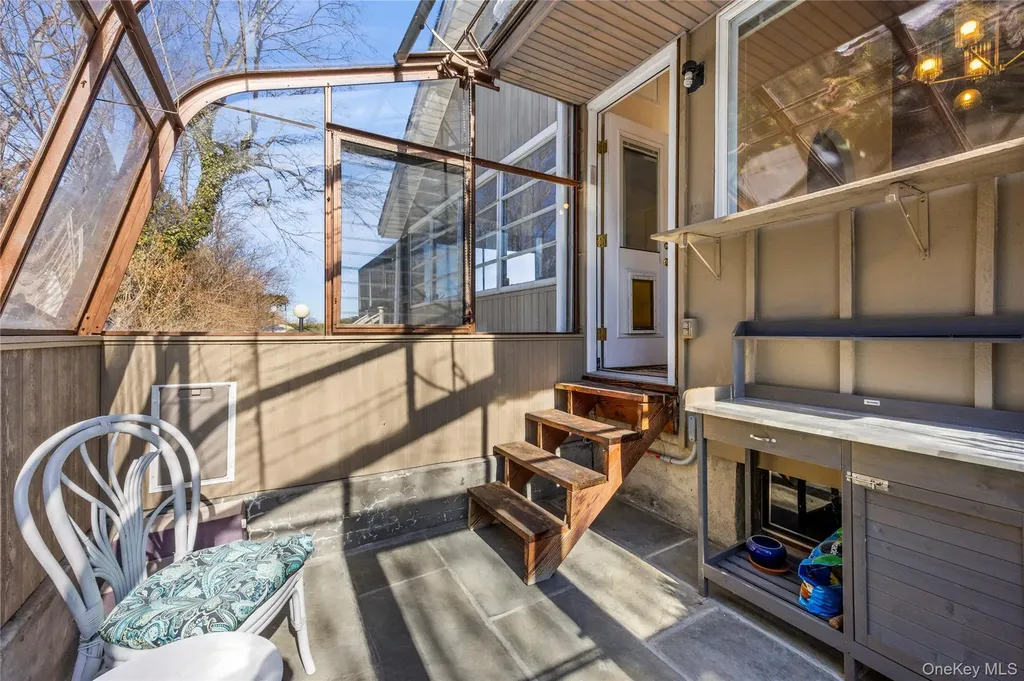 11 Seacliff Lane Miller Place NY 11764
