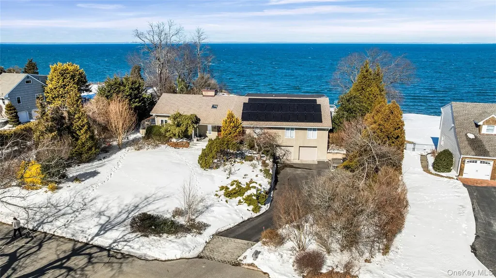 11 Seacliff Lane Miller Place NY 11764