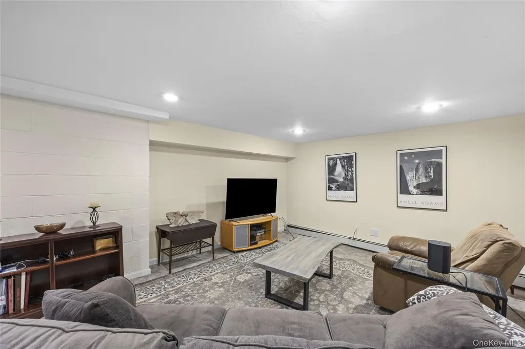 11 Seacliff Lane Miller Place NY 11764